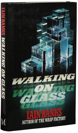 #154942) WALKING ON GLASS. Iain Banks