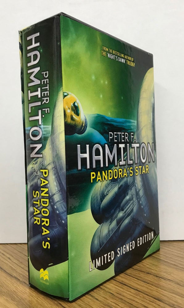 (#168133) PANDORA'S STAR: PART ONE OF THE COMMONWEALTH SAGA. Peter F. Hamilton.